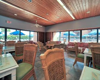 Oceanique Resort by Capital Vacations - Indian Harbour Beach - Lounge