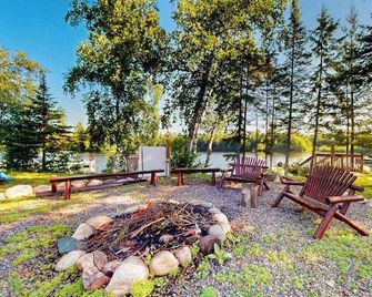 Cozy Cabin located on the Turtle Flambeau Flowage, great for all seasons! - Mercer - Patio