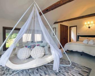 Serene 5-BR Retreat 9-Min to Catamount - Egremont - Habitación