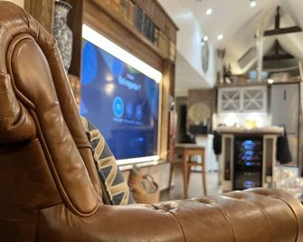 100 m2 loft with private Jacuzzi - Louverné - Lounge