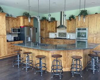 Luxurious Country Retreat\n - Mount Horeb - Cocina