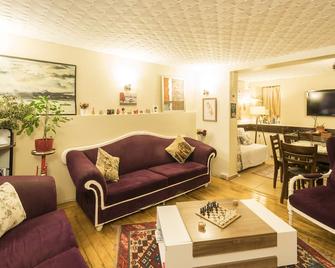 Levanten Hostel - Istanbul - Living room