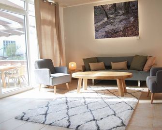 Gastehaus An Der Moseltherme - Traben-Trarbach - Wohnzimmer