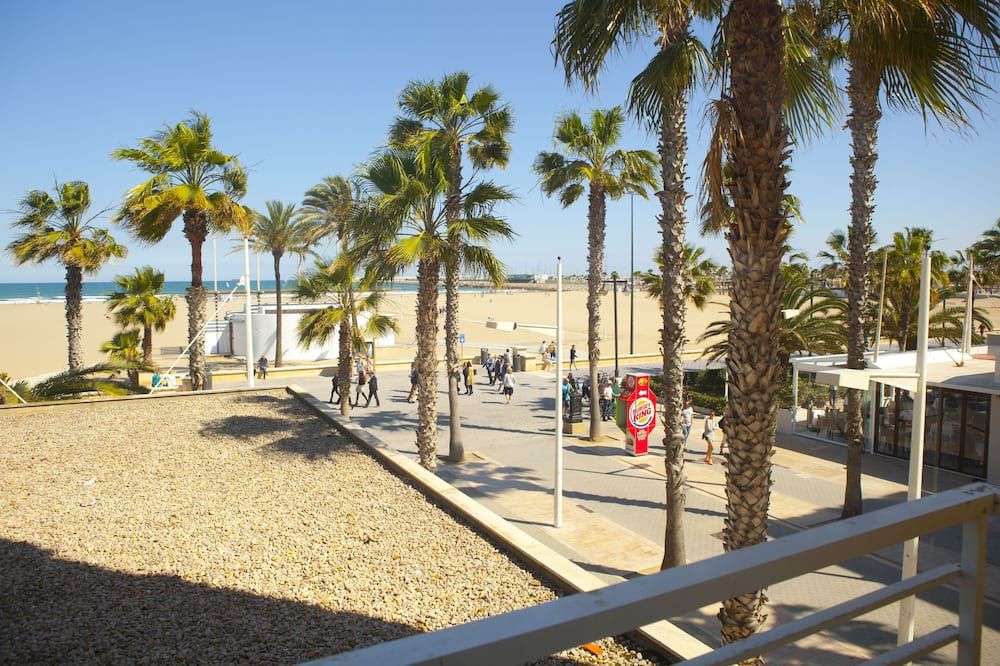 مالفيروسا بيتش روومز