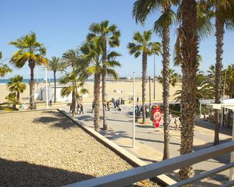 Malvarrosa Beach Rooms - Valencia - Playa