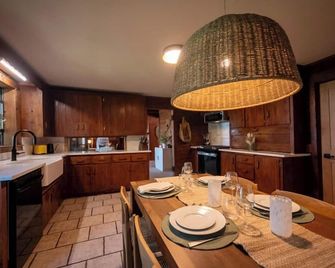 The Woodsman Lodge - Eureka Springs - Køkken