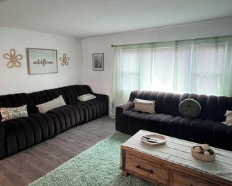 Peaceful Ranch Retreat in Fairfield, Games, Gazebo & More - Fairfield - Wohnzimmer