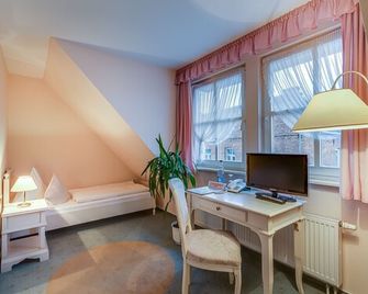 Hotel zur Burg - Burg Stargard