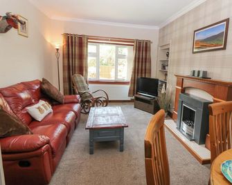 The Cottage, Pet Friendly, Character Holiday Cottage in Kirriemuir - Kirriemuir - Sala de estar