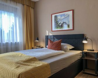 호텔 레스토랑 데니스 - 즈머