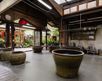 Zhou Ye Cottage - Sanyi Township - Lobby