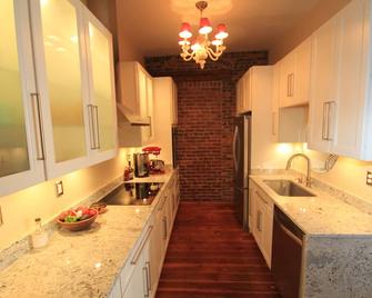 In the Heart of Historic Downtown Paris KY - Paris - Cocina