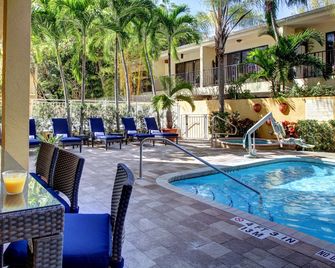 Hampton Inn Miami-Coconut Grove/Coral Gables - Miami - Piscina
