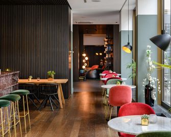 Mercure Hotel Wiesbaden City - ויסבאדן - בר