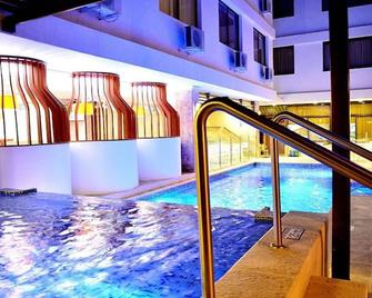 أوتل لا ريفييرا - بلدية سانتا مارتا - حوض السباحة