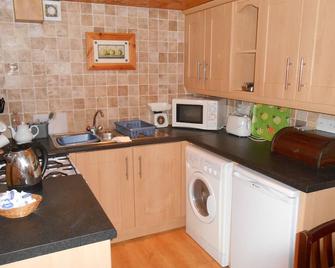 Birchdale Cottage - Rathdrum - Kitchen