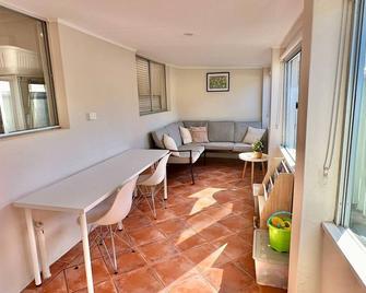 Zennor House - Busselton - Busselton - Living room