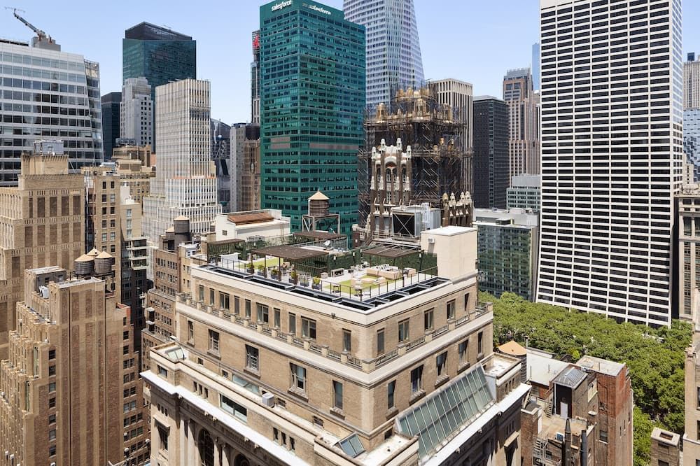 Outdoors view view of Grayson Hotel