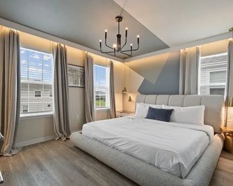 Luxury Disney Home w/Private Pool Spa Game Bar - Davenport - Schlafzimmer