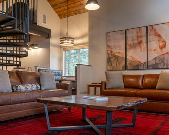 Firefall Ranch Yosemite - Groveland - Living room