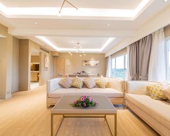 Glenmarie Hotel & Golf Resort - Shah Alam - Living room