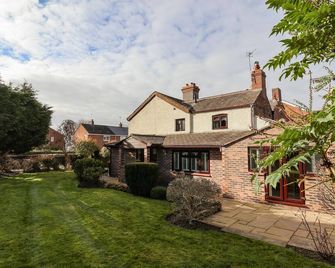 4 Green Farm Cottage - Chester - Building