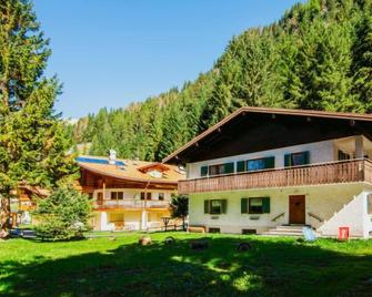 Apartment Cesa Minach-2 by Interhome - Canazei - Gebäude