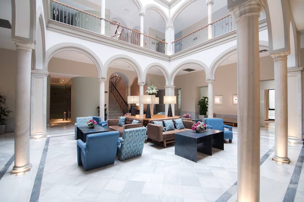 Petit Palace Marques Santa Ana