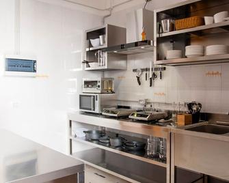 Lobby Collective Hostel - Lecce - Lecce - Cucina