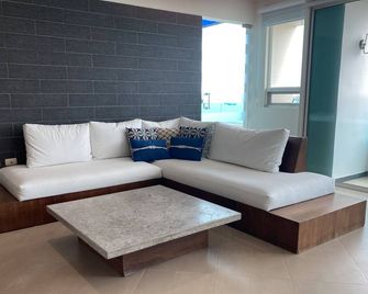 Beautiful Penthhouse with private jacuzzi - Salinas - Living room