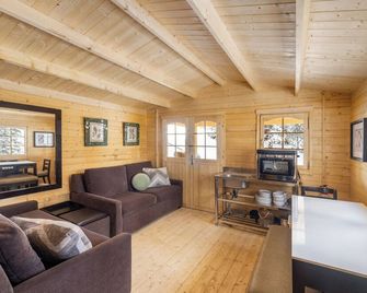 Lichen Huts - Minturn - Living room