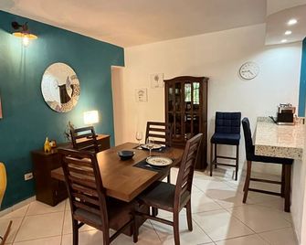 La Villa Palmier - Quiet - Spacious & Ac - Garden - Pto Vallarta - Comedor