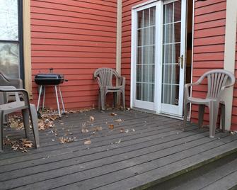 Great location right off Mass - Lawrence - Patio