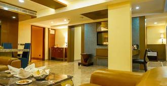 Hotel Winway - Indore - Living room
