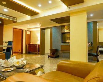 Hotel Winway - Indore - Living room