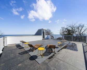 Unique 6 Bedroom Lakeview Home with Roof Terrace - Huron - Balcony