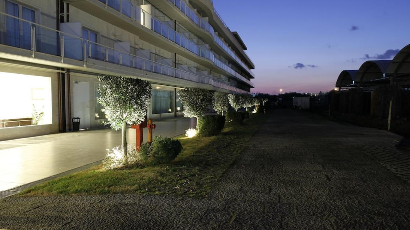 卡塔尼亞國際機場酒店 - 卡塔尼亞