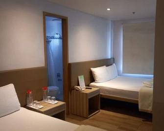 1010 Hotel Alabang - Manila - Bedroom