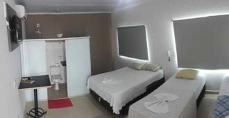 Hotel Pousada Aeroporto - Goiânia - Bedroom