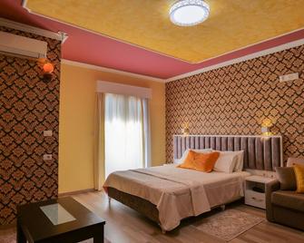 Hotel Number One - Gjirokastër - Bedroom