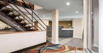 Rodeway Inn - Syracuse - Σαλόνι ξενοδοχείου