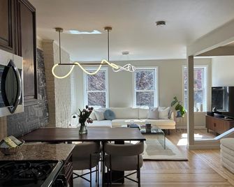 New! Historic Townhouse-14 Min To Wtc - Jersey City - Kitchen