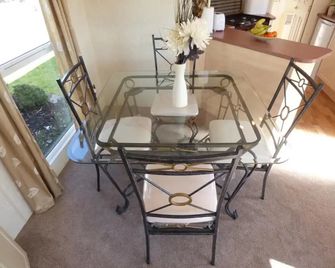 Cosy 8 Berth Caravan Near To Skegness At Southview Holiday Park Ref 33057F - Skegness - Dining room
