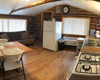 Cabin 3 for a special Fife Lake football price - Fife Lake - Living room