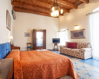Vinslounge Suite - Barletta - Bedroom