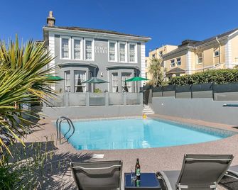 The Devon Court - Torquay - Pool
