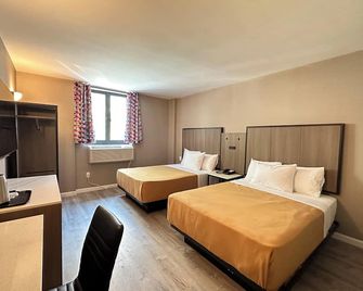 Regal Inn & Suites New York Laguardia Hotel - Queens - Bedroom