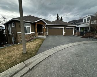 Newly constructed 1-bedroom apartment with all amenities, in South Anchorage - Anchorage - Edificio