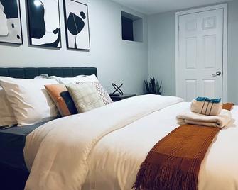 Cozy studio in tranquil Queens with WiFi, AC - Queens - Bedroom
