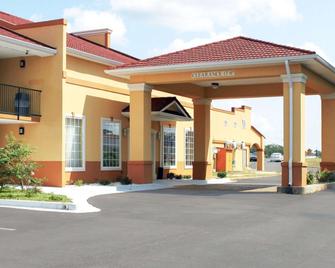 Quality Inn & Suites Greenville I-65 - Greenville - Edificio
